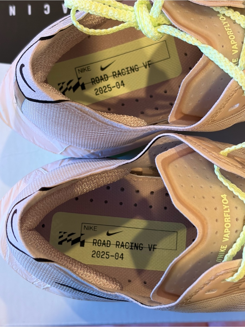 Nike Women’s ZoomX Next% Vaporfly 4 - Picture 6 of 7